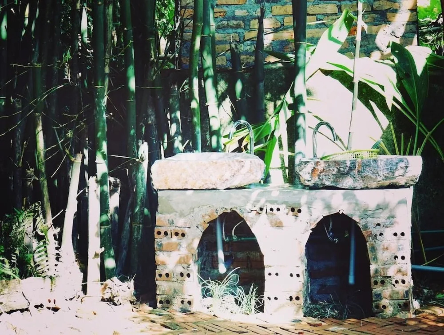 Green Door Ban Gioc - Hostel