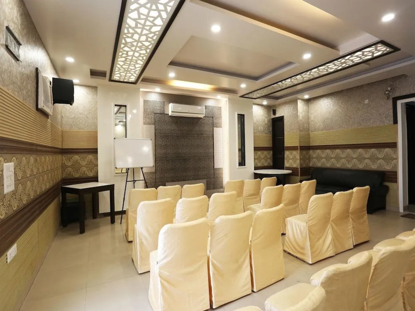 Capital O 1391 Hotel Pushpa Vilas