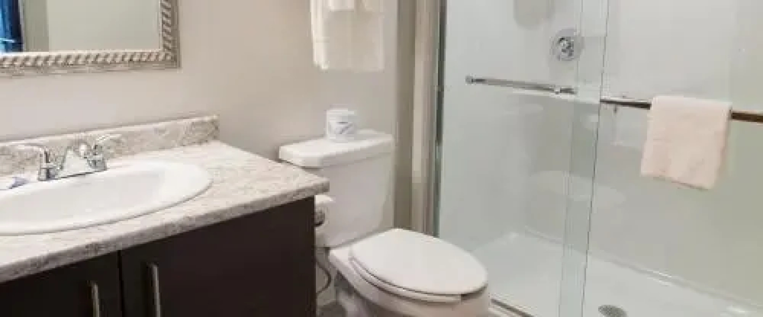 Roadhouse 52 Inn & Suites