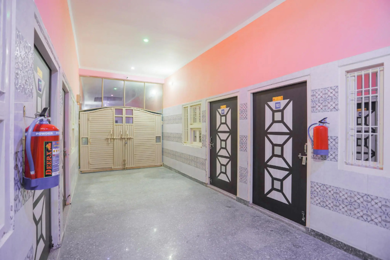 SPOT ON 65708 Shri Ram Hotel