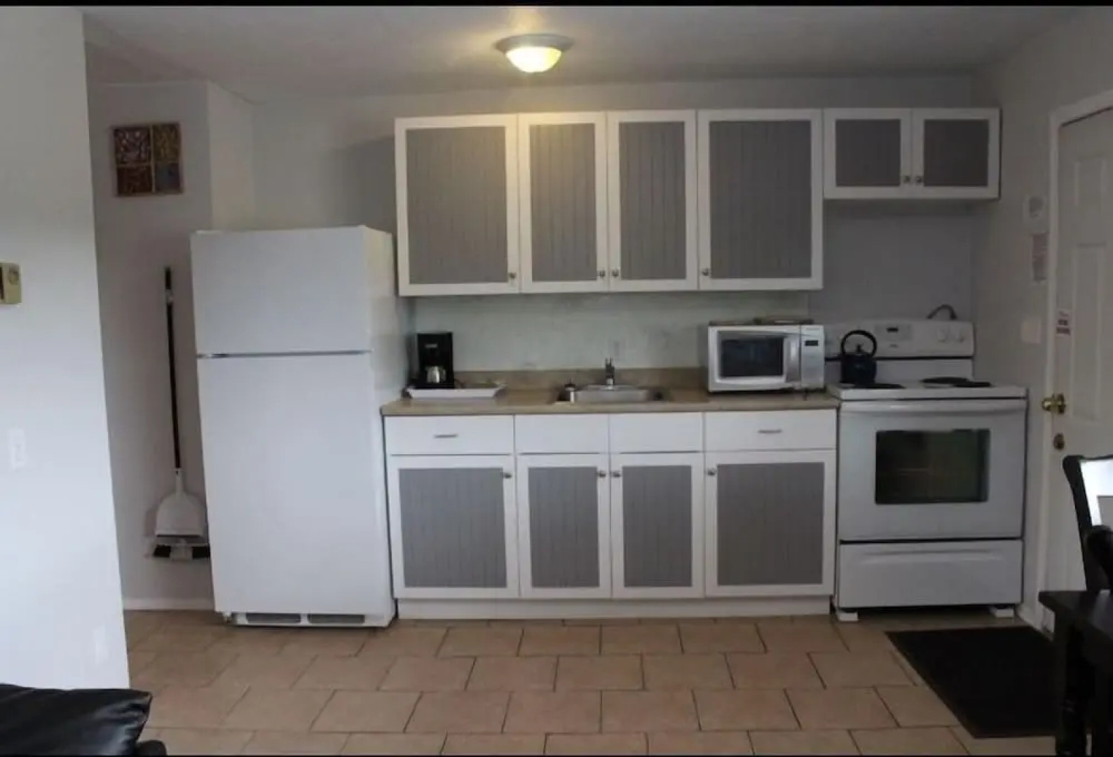 Maple Leaf Motel & RV Resort