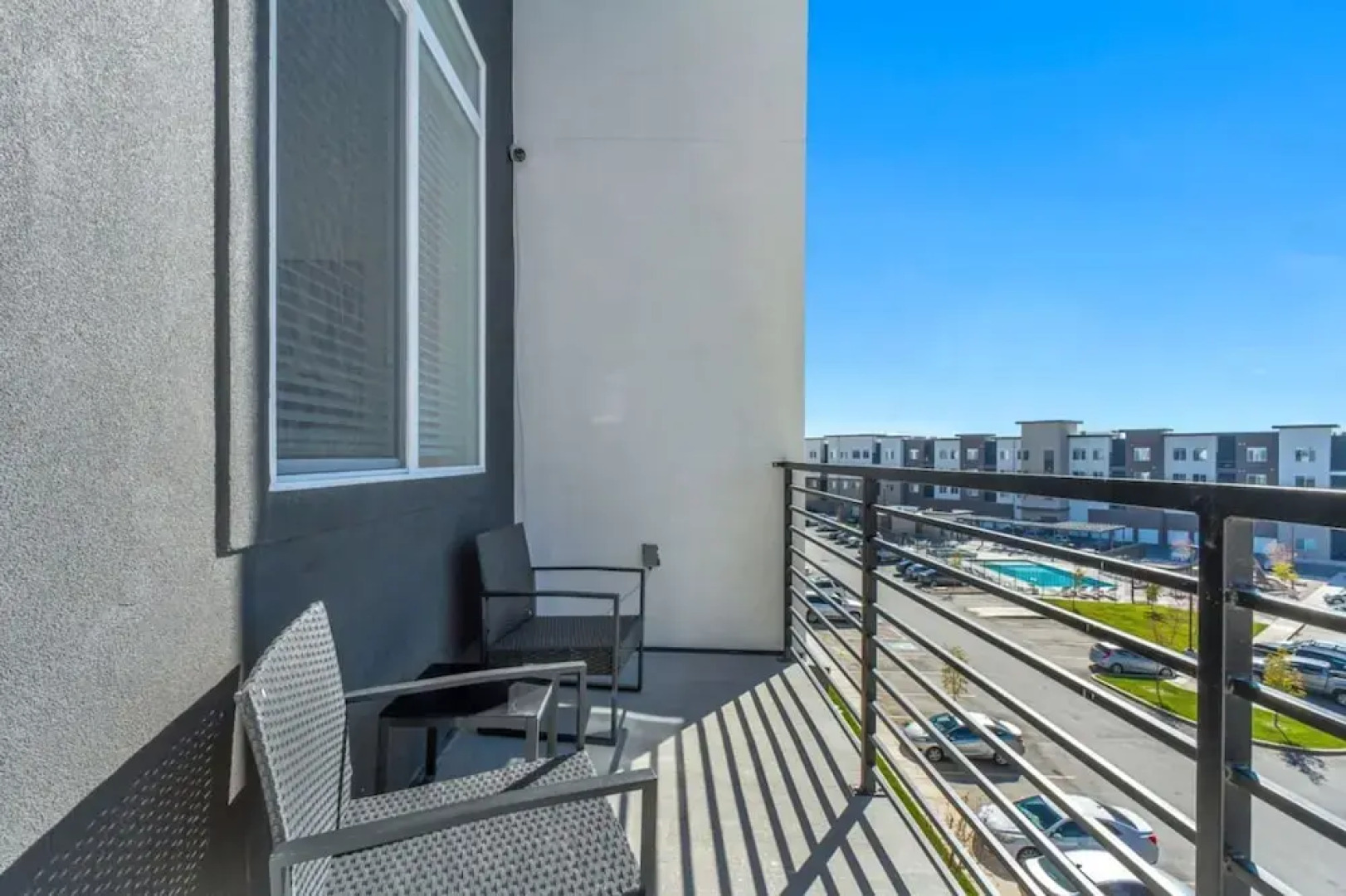 New Apt - Gigabit Internet - Year-round Pool