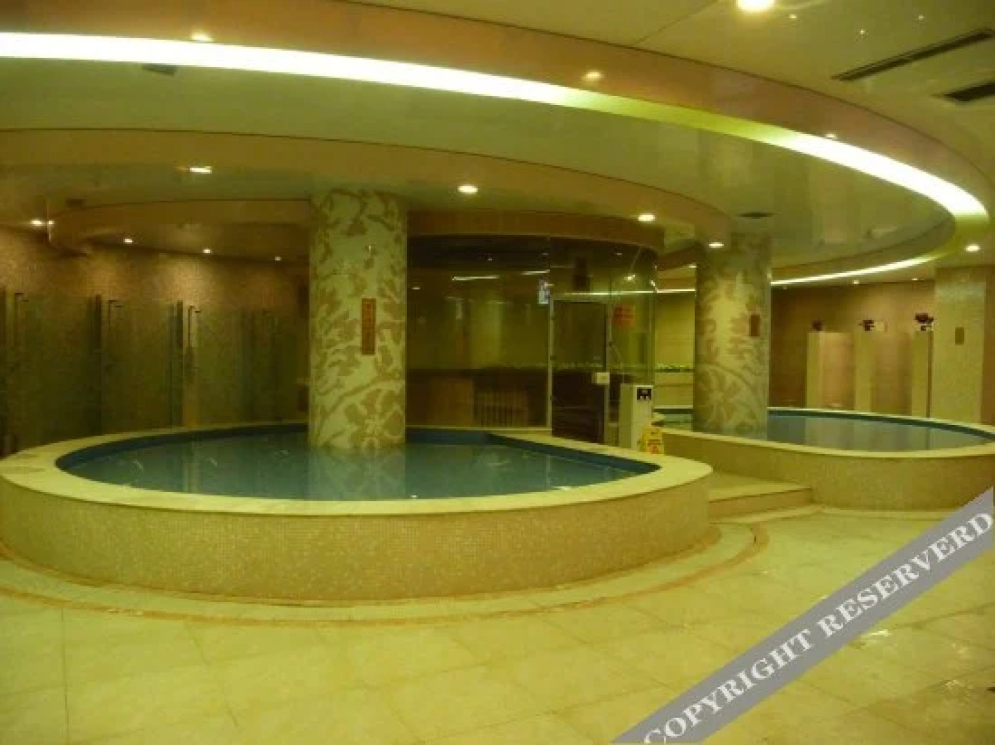 Zhongyuan Holiday Hotel
