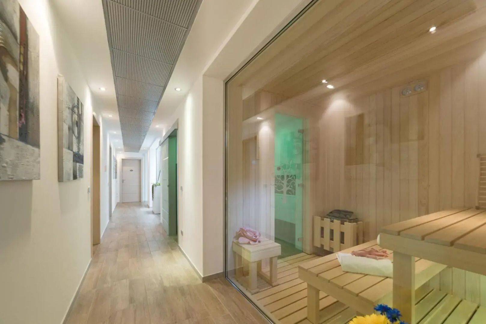 Villa Costanza-Private Seasonal Warm Pool and Sauna- Bellagio Village Residence