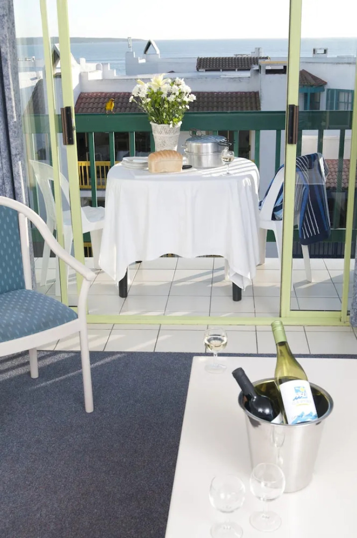 Club Mykonos Athenian Cascades