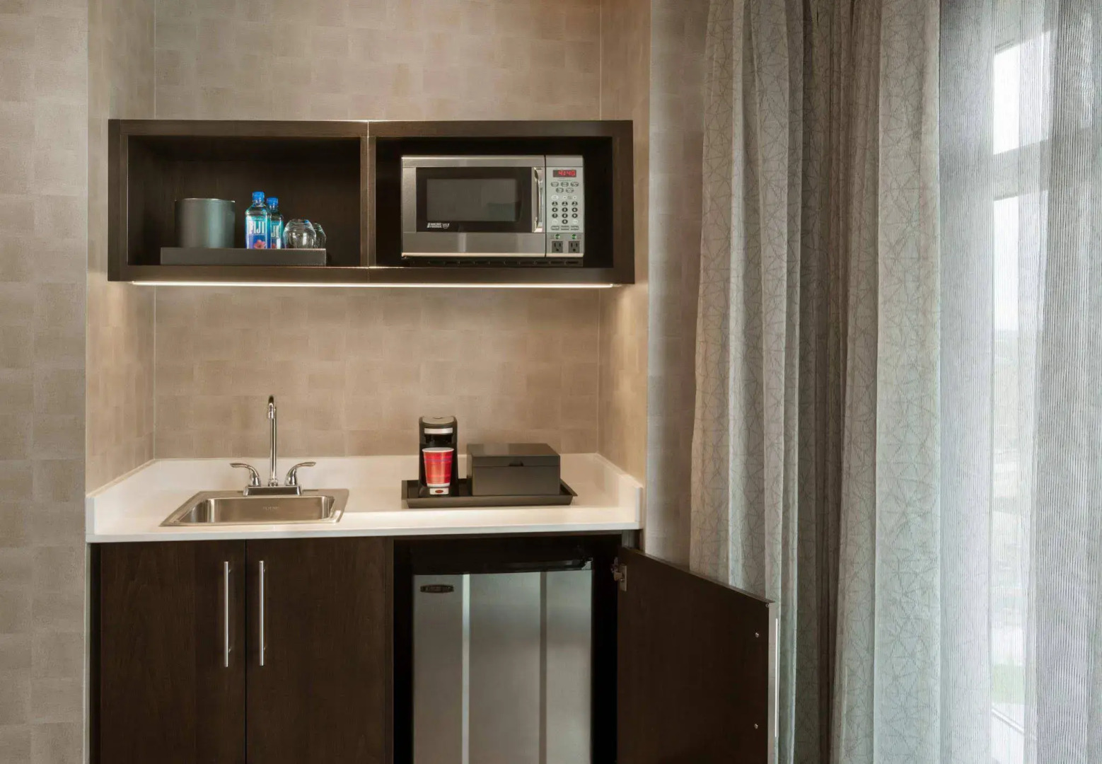 Buffalo Marriott at LECOM HARBORCENTER