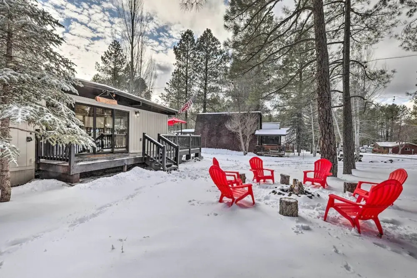 Fire Pit + ATV Trail Access: Munds Park Cabin!