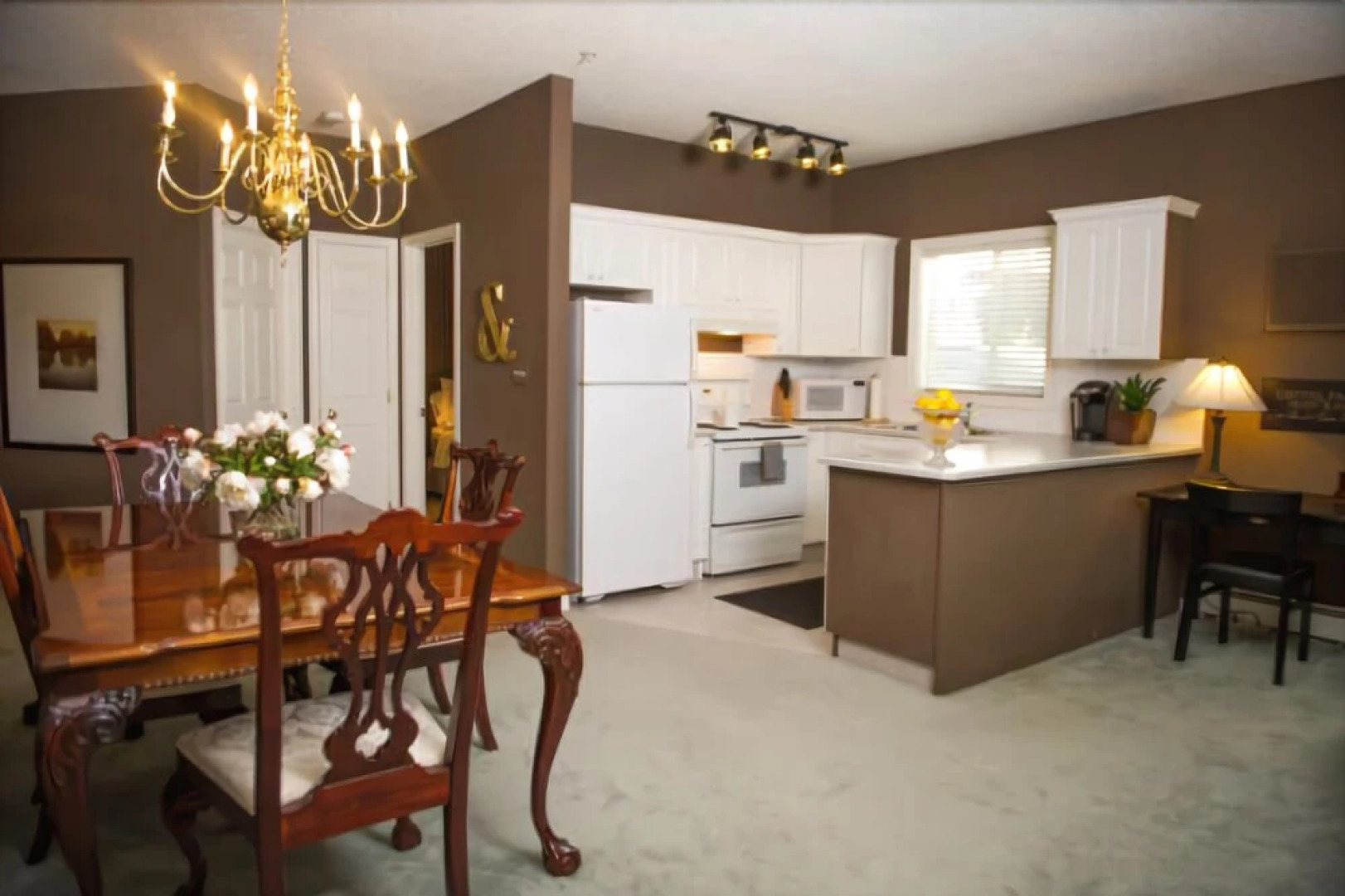 Executive Suites by Roseman - Pavilions of Eau Claire