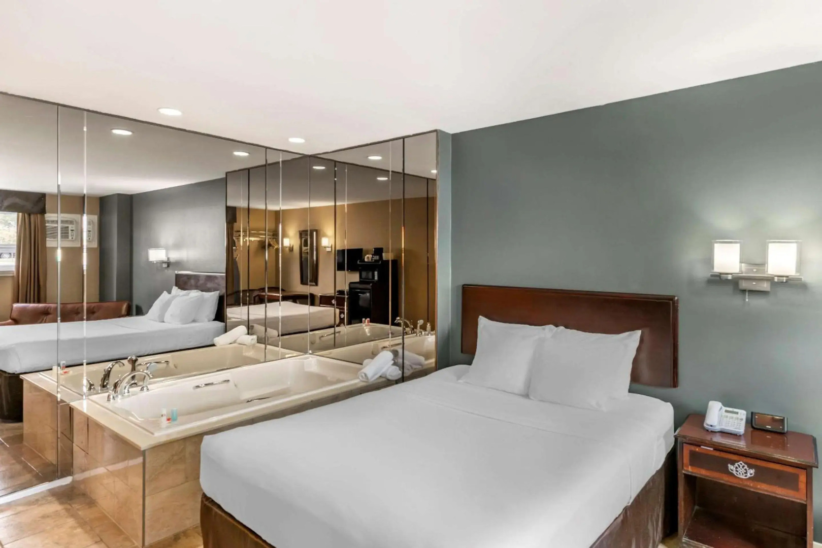 : Econo lodge Hotel Brossard