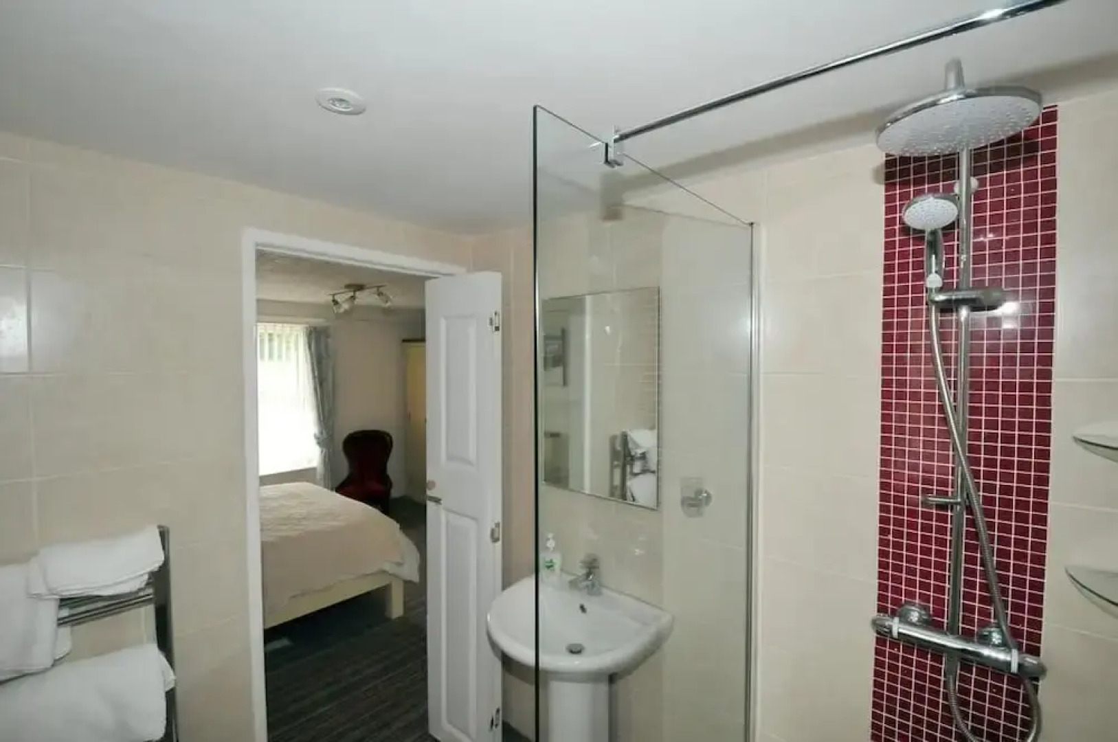 Treviglos Lodge Bed  Breakfast