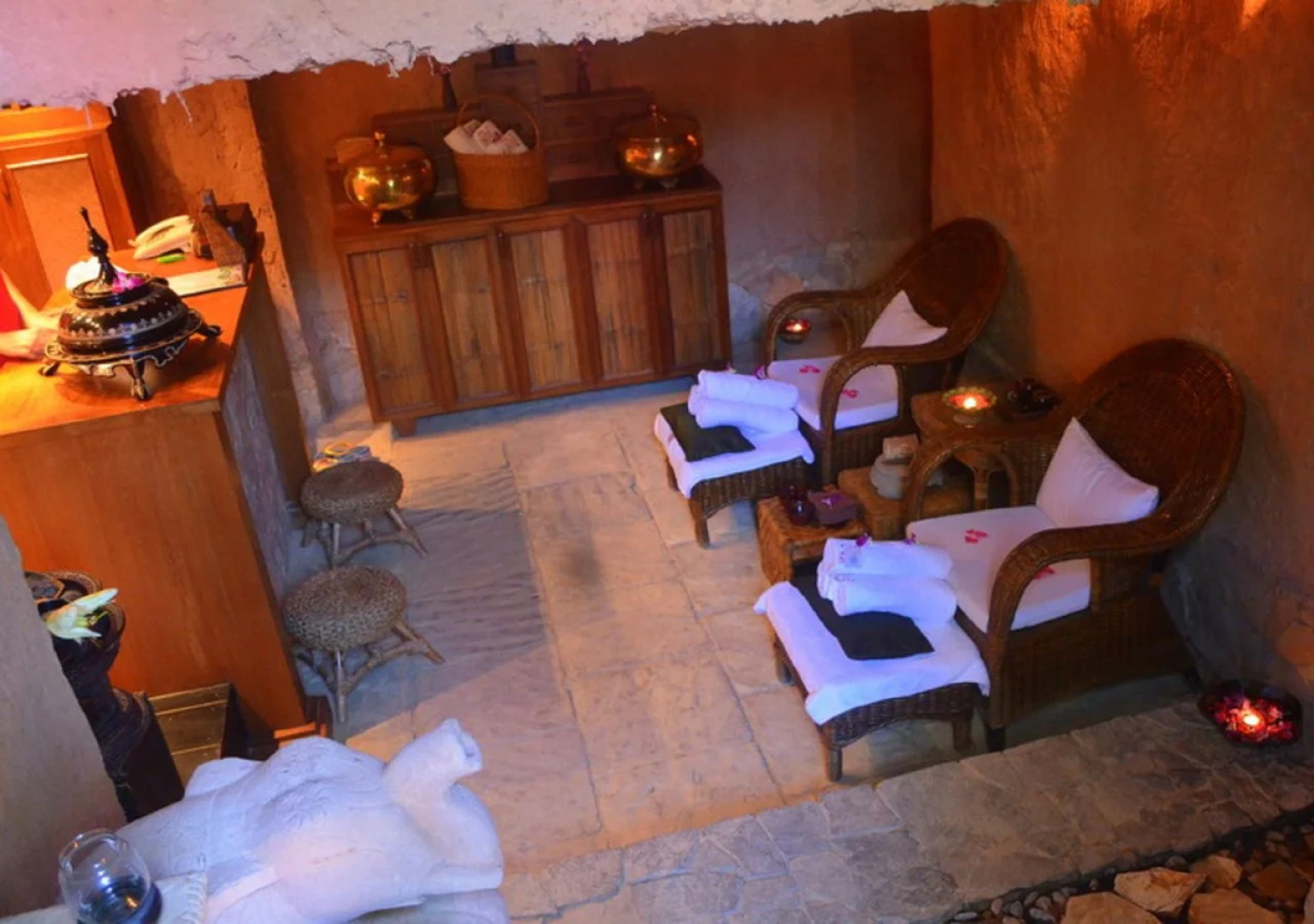 Hotel by the Red Canal