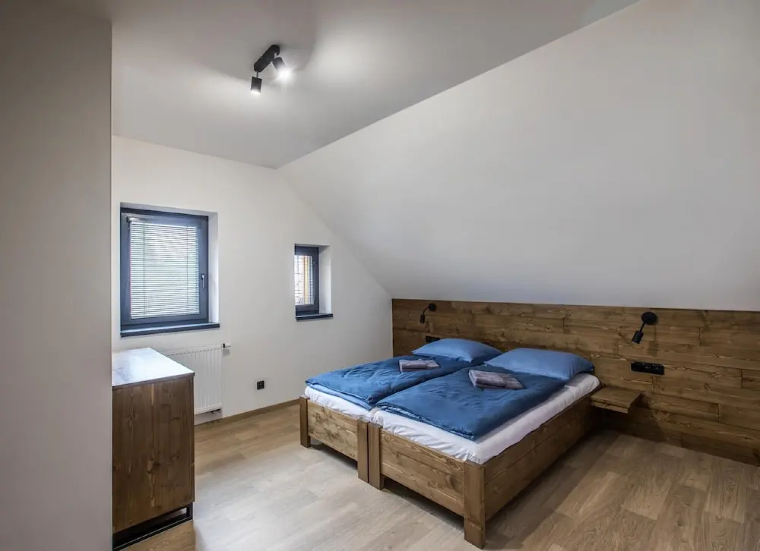 Mountain Chalet Lbh027