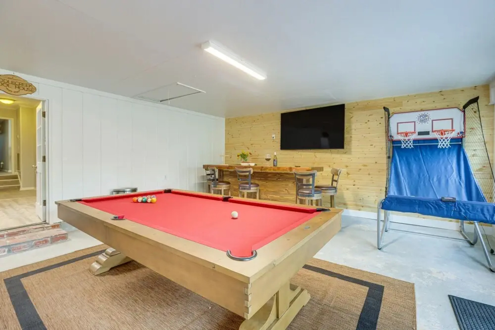 Stylish Home w/ Pool, 5 Mi to Bryant-denny Stadium