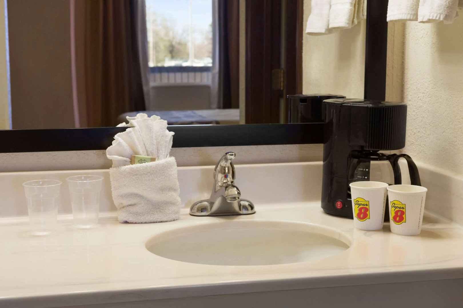 Super 8 By Wyndham Woodward