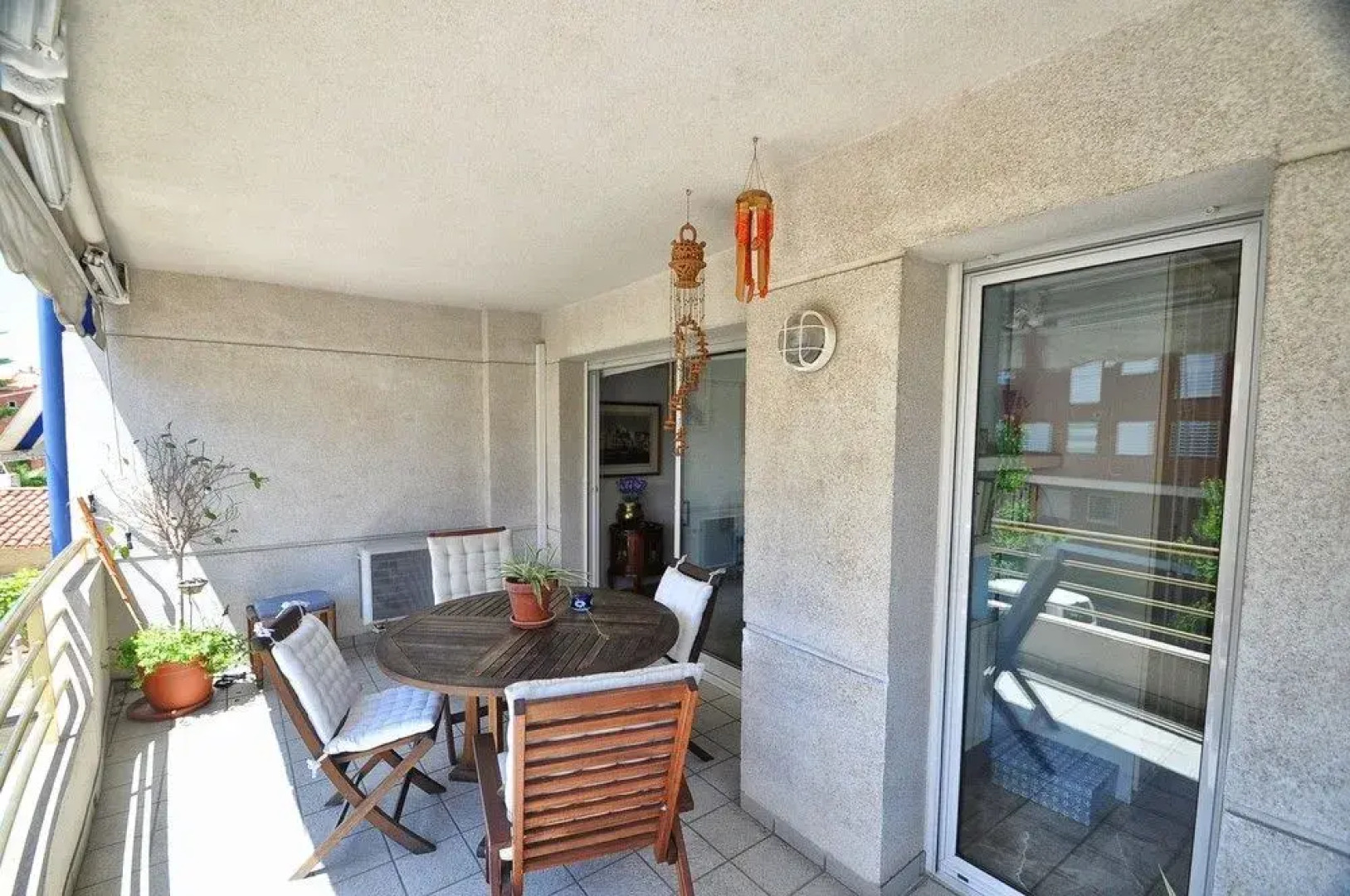 2BR Center & Swimming Pool