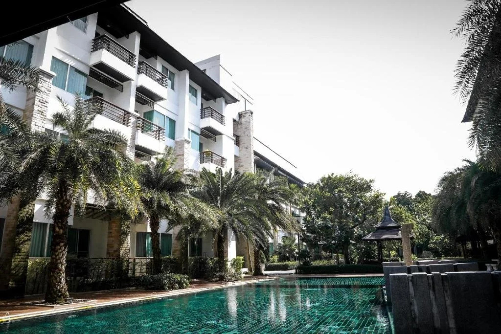 Karabuning Resort and Residence