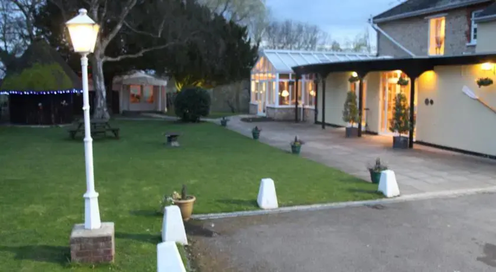 Millhouse Hotel And Riverside Restaurant