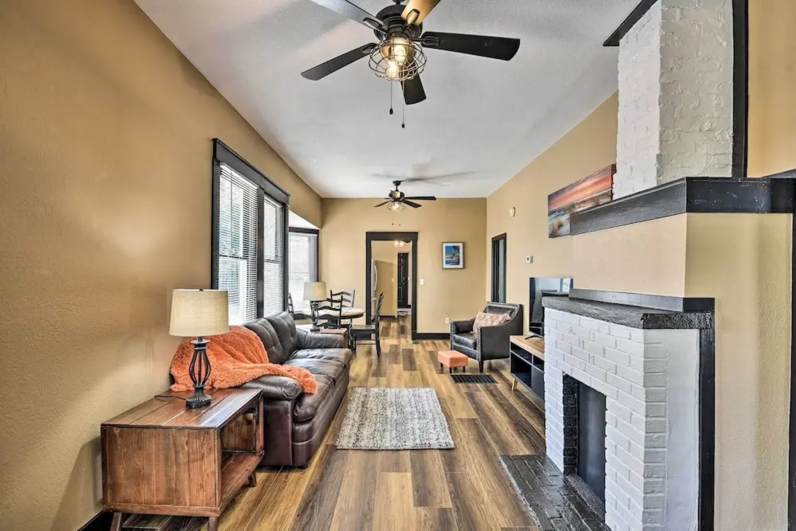 Downtown Deland Home: Walk to Stetson University!