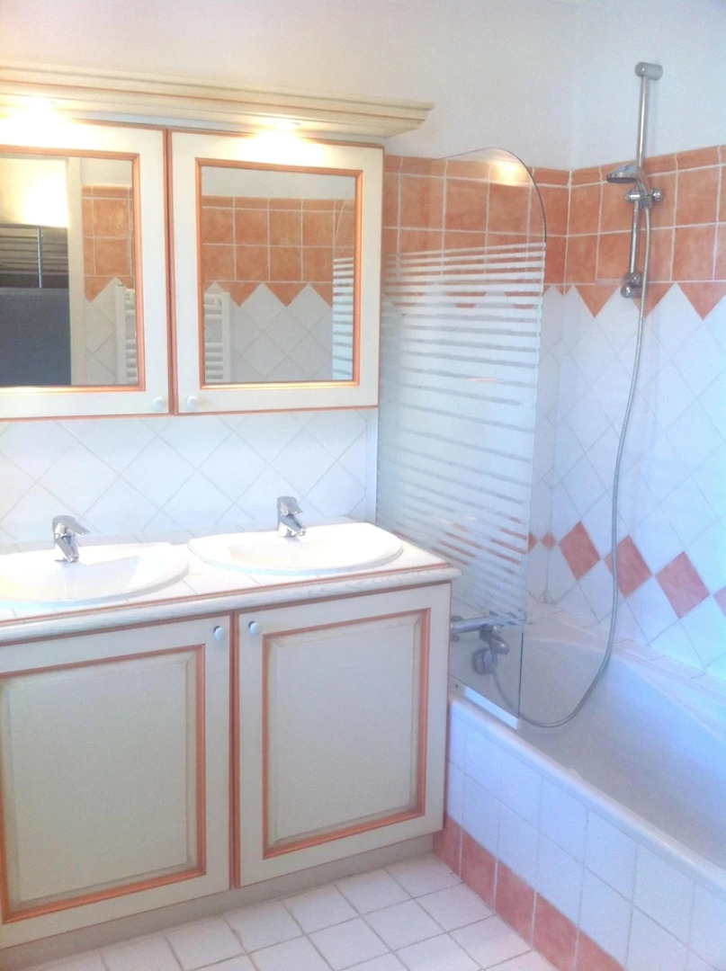 House With 2 Bedrooms in Cogolin, With Shared Pool, Terrace and Wifi