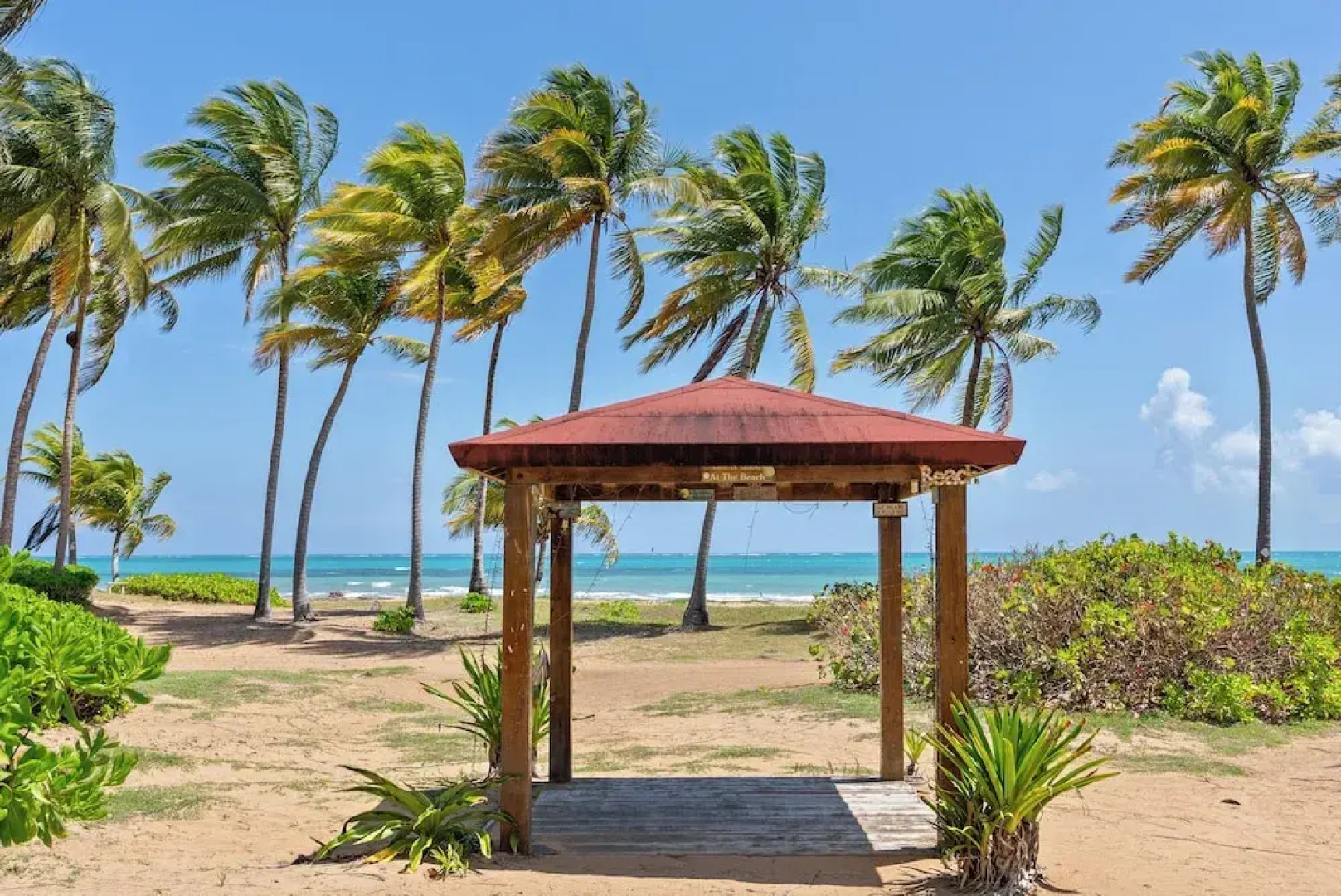 Playas Del Yunque Condo: Pool & Beach Access
