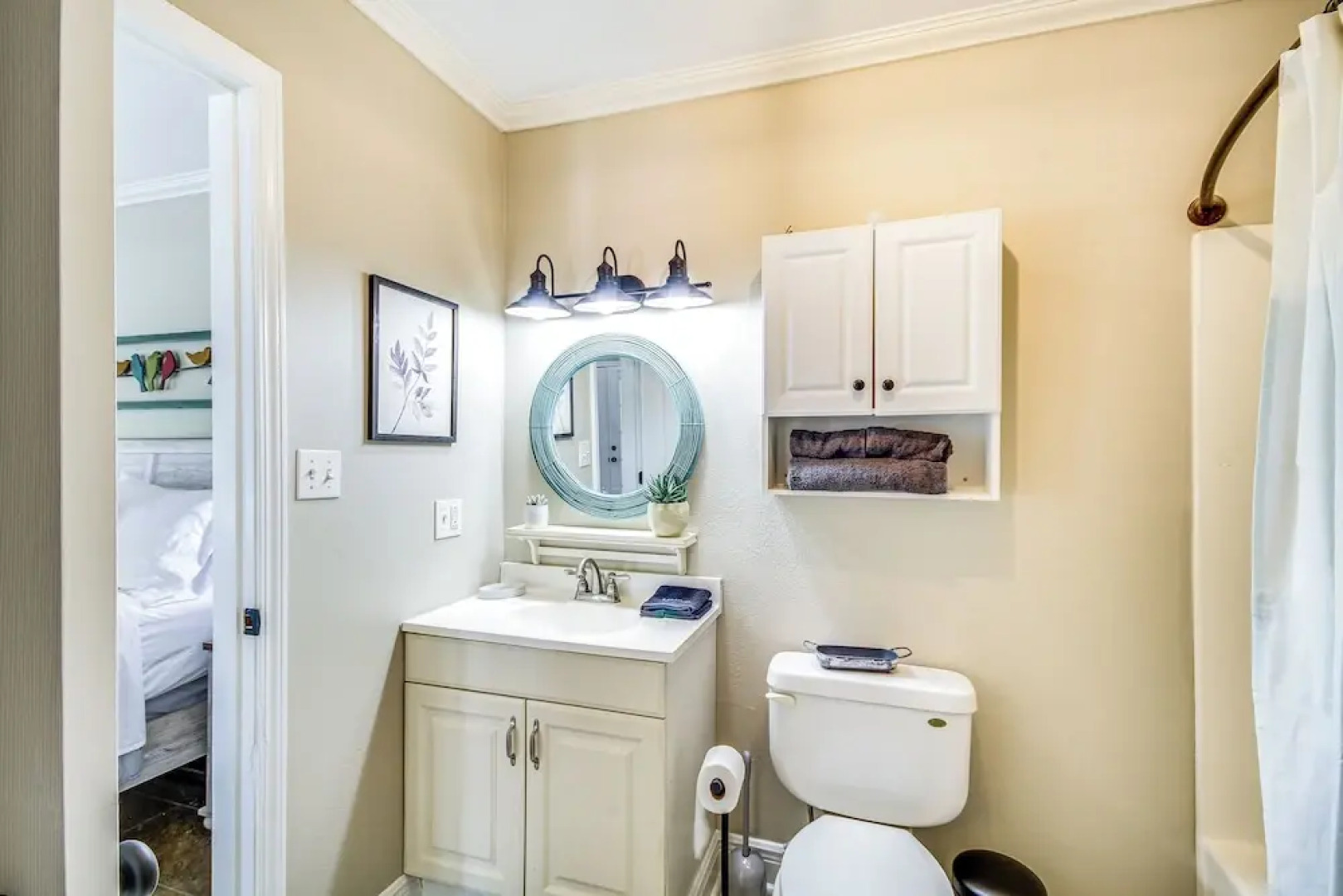 Waveland Retreat w/ Yard: Walkable Location