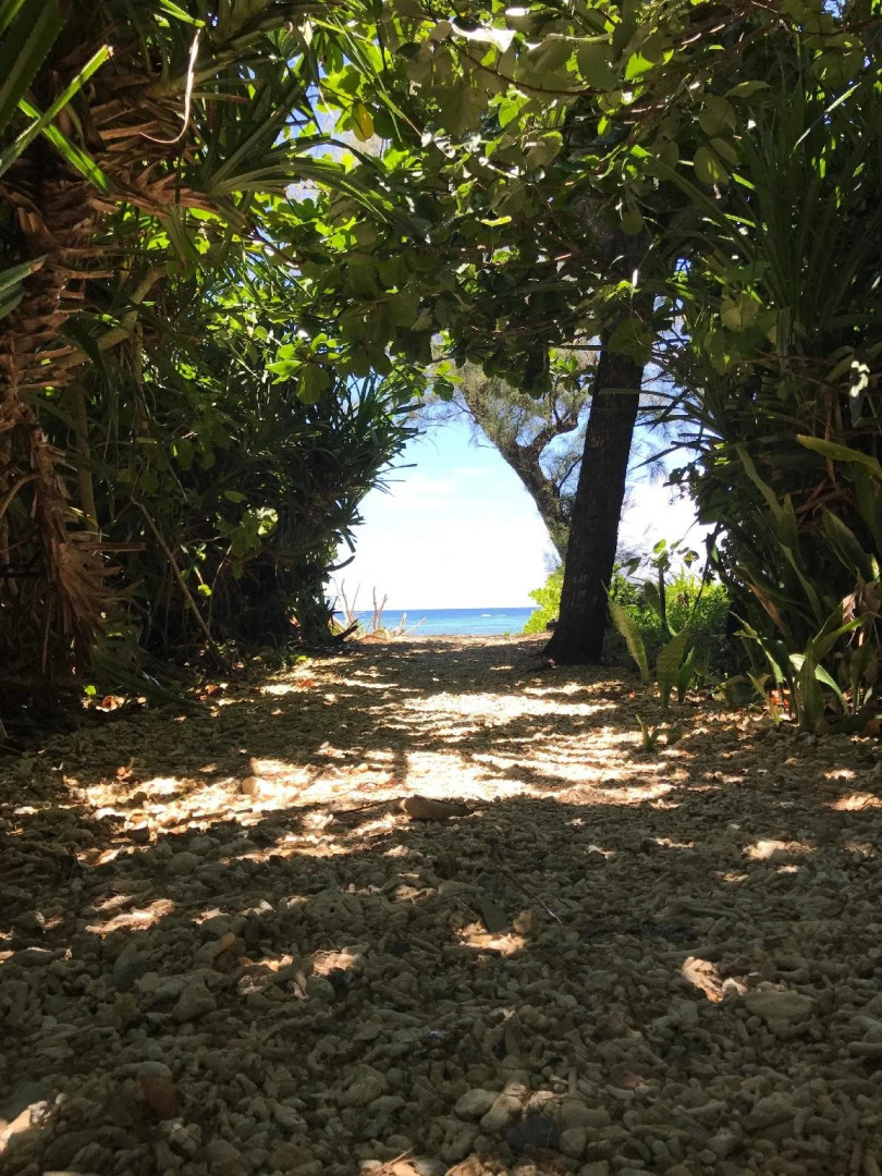 Resort Class Inn Onna