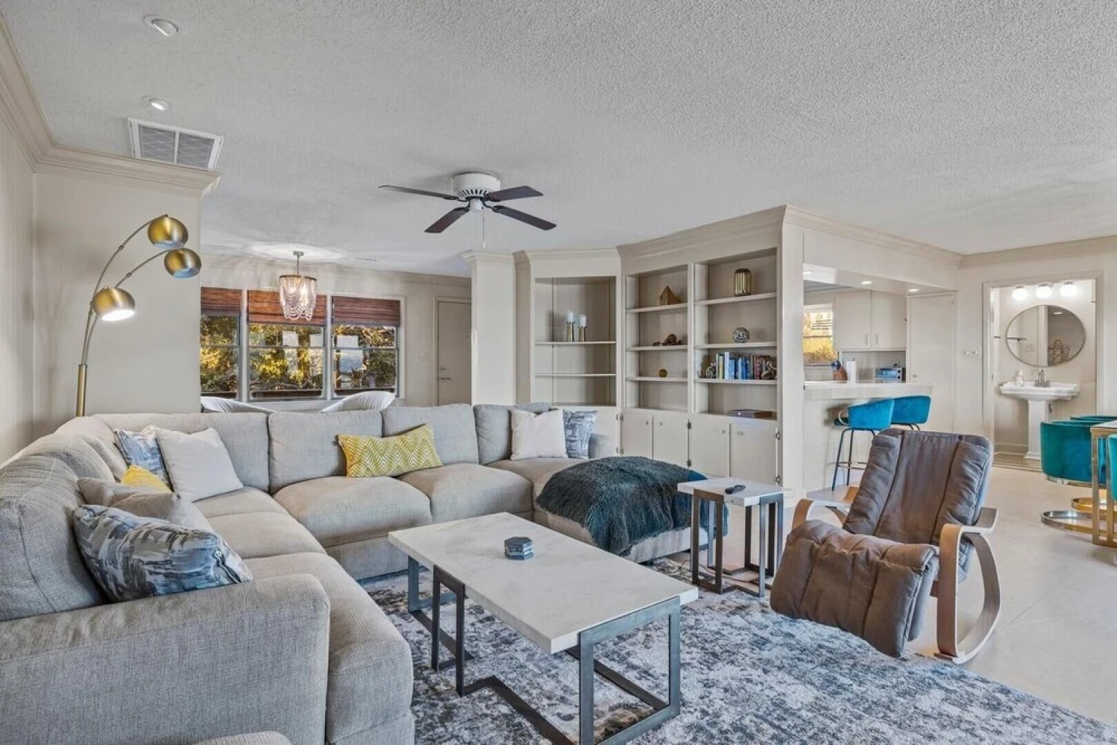The Green Flash 4 Bedroom Home by RedAwning
