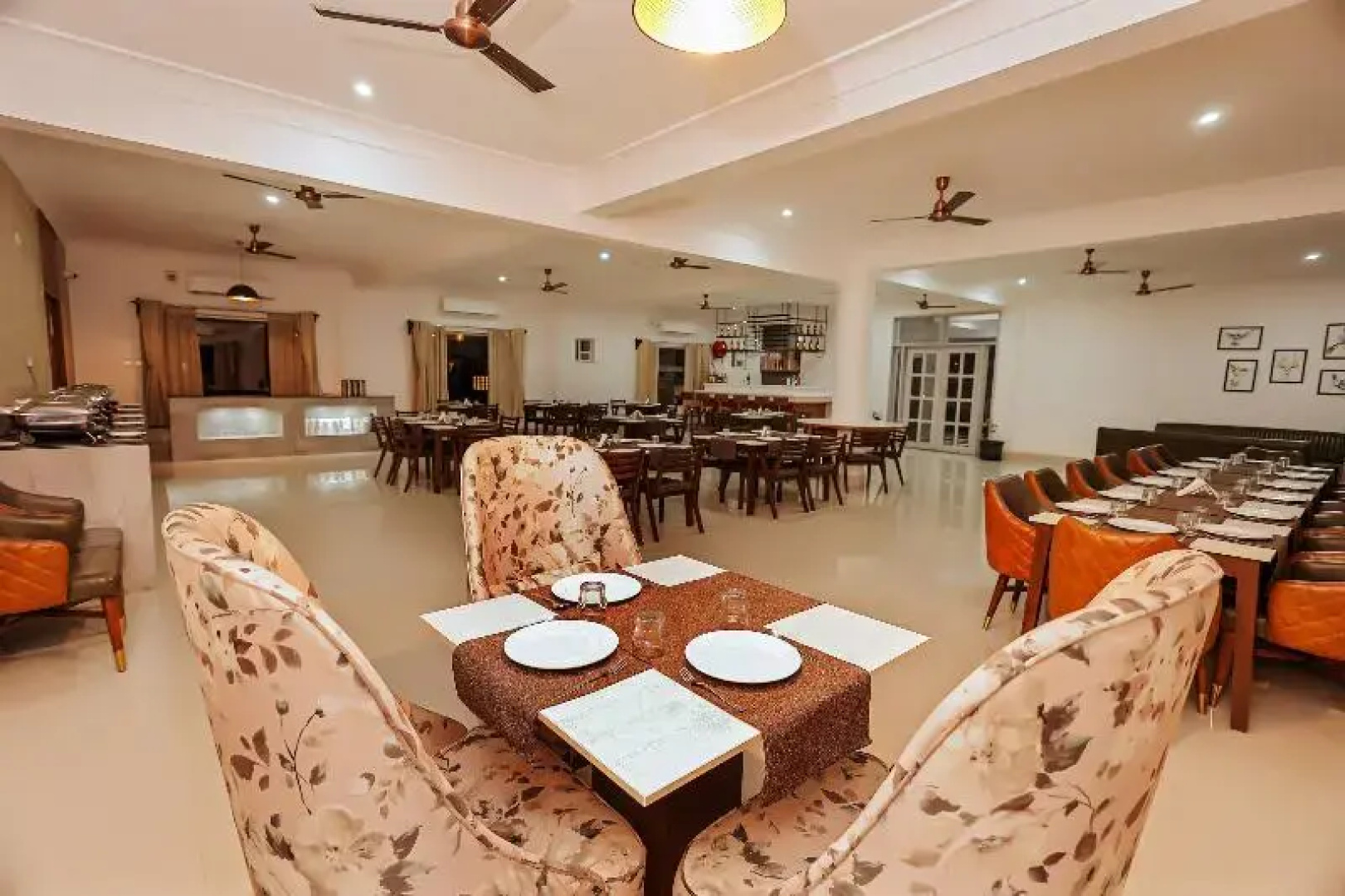 Revaas Lake View Boutique Hotel