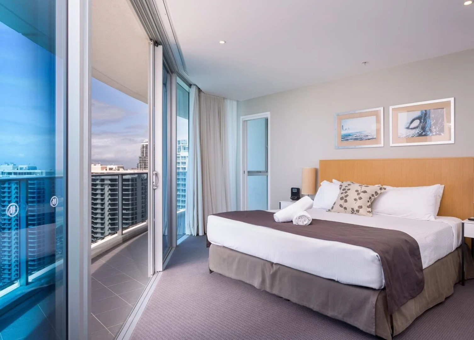 H Residences by Holiday Holiday