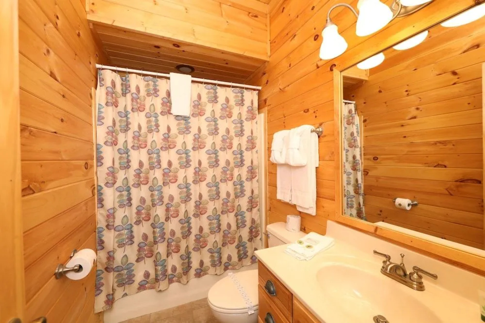 Grampy Camp Lodge at Gatlinburg