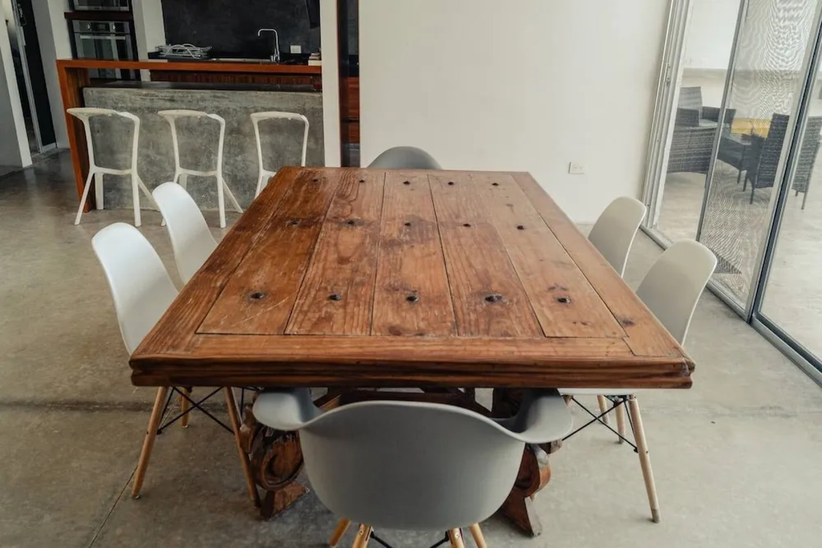 Breathtaking Beach Villa, Feel the Inviting Vibe!