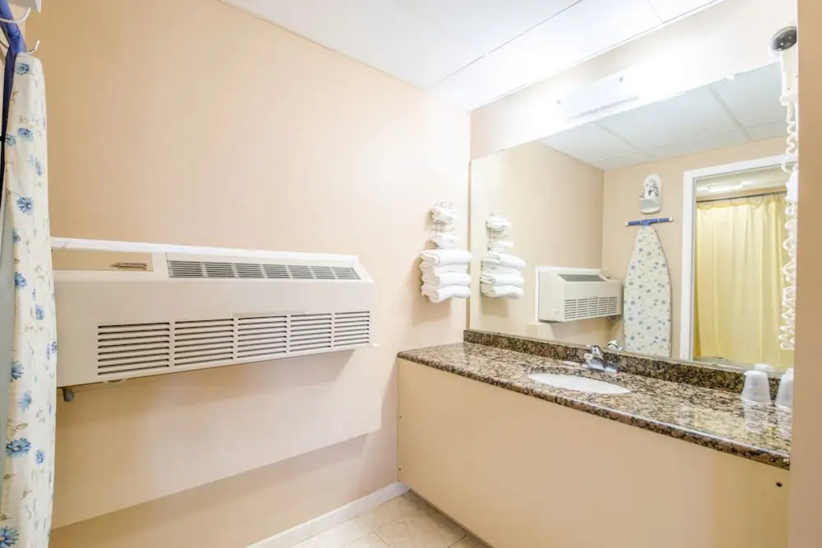 Bay Harbour Motor Lodge