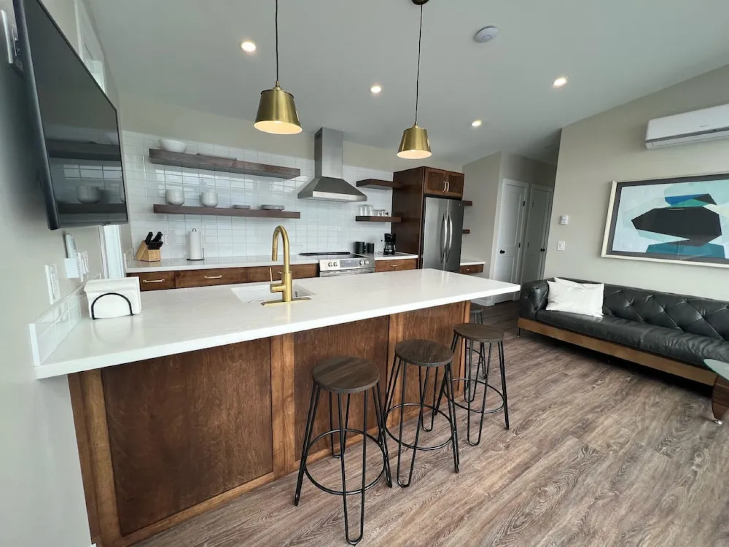 The Lodge on Harrison Lake