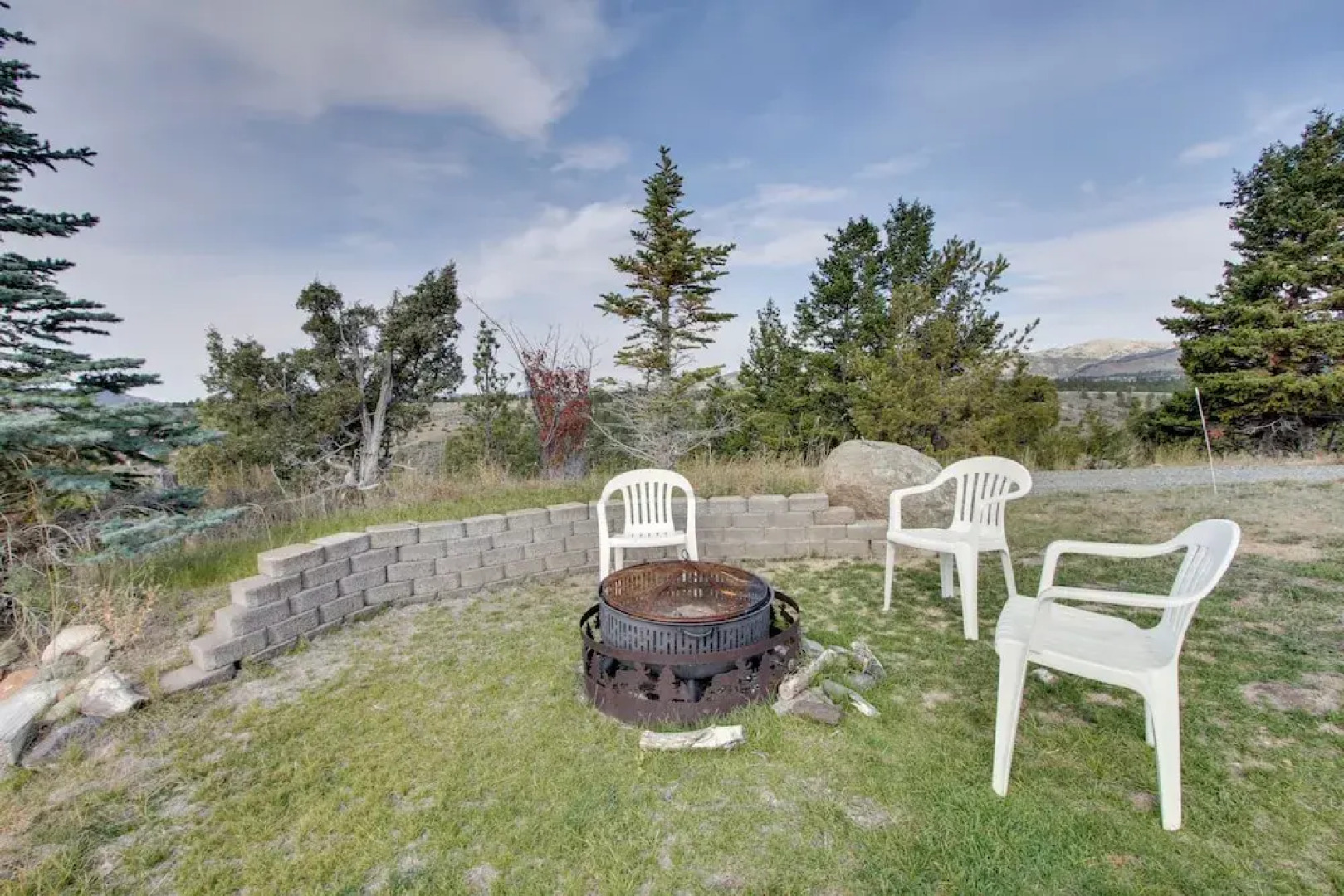 Spacious Canyon Ferry Lake House With Bar & Views!