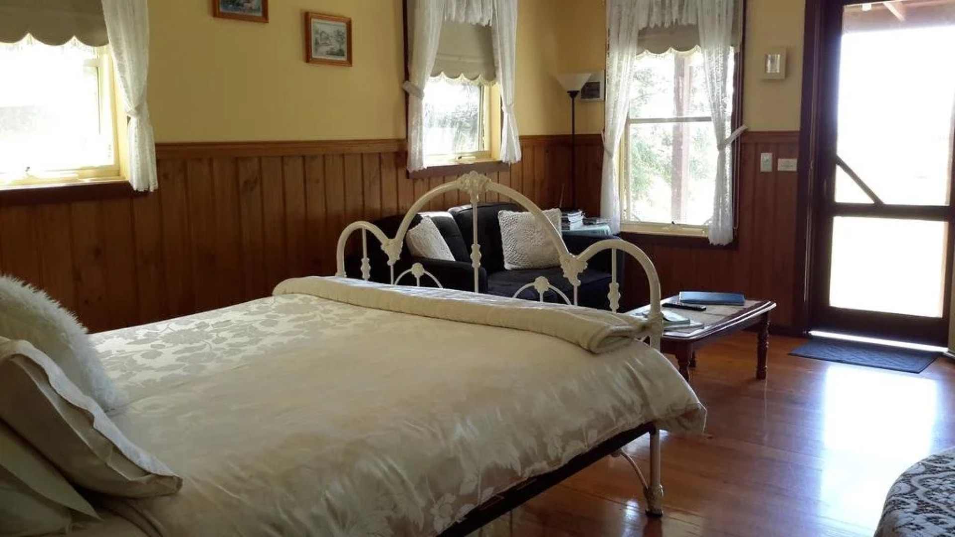 Tingara View Cottages