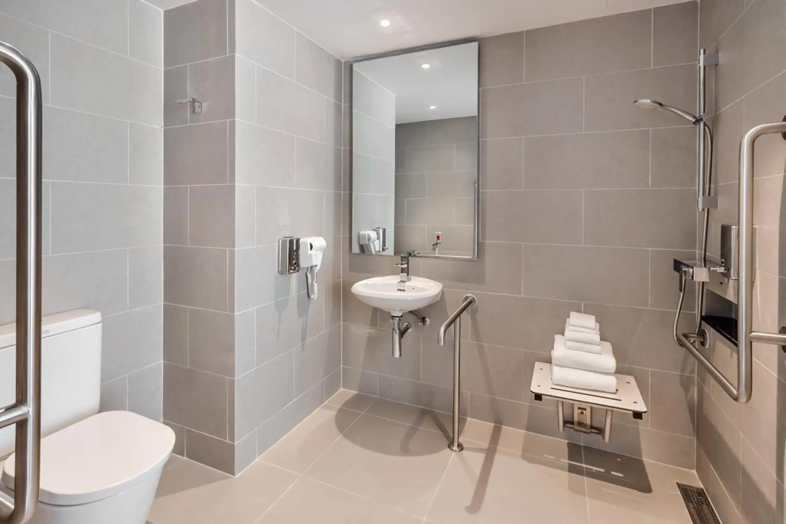 Hyunjin Tourist Hotel