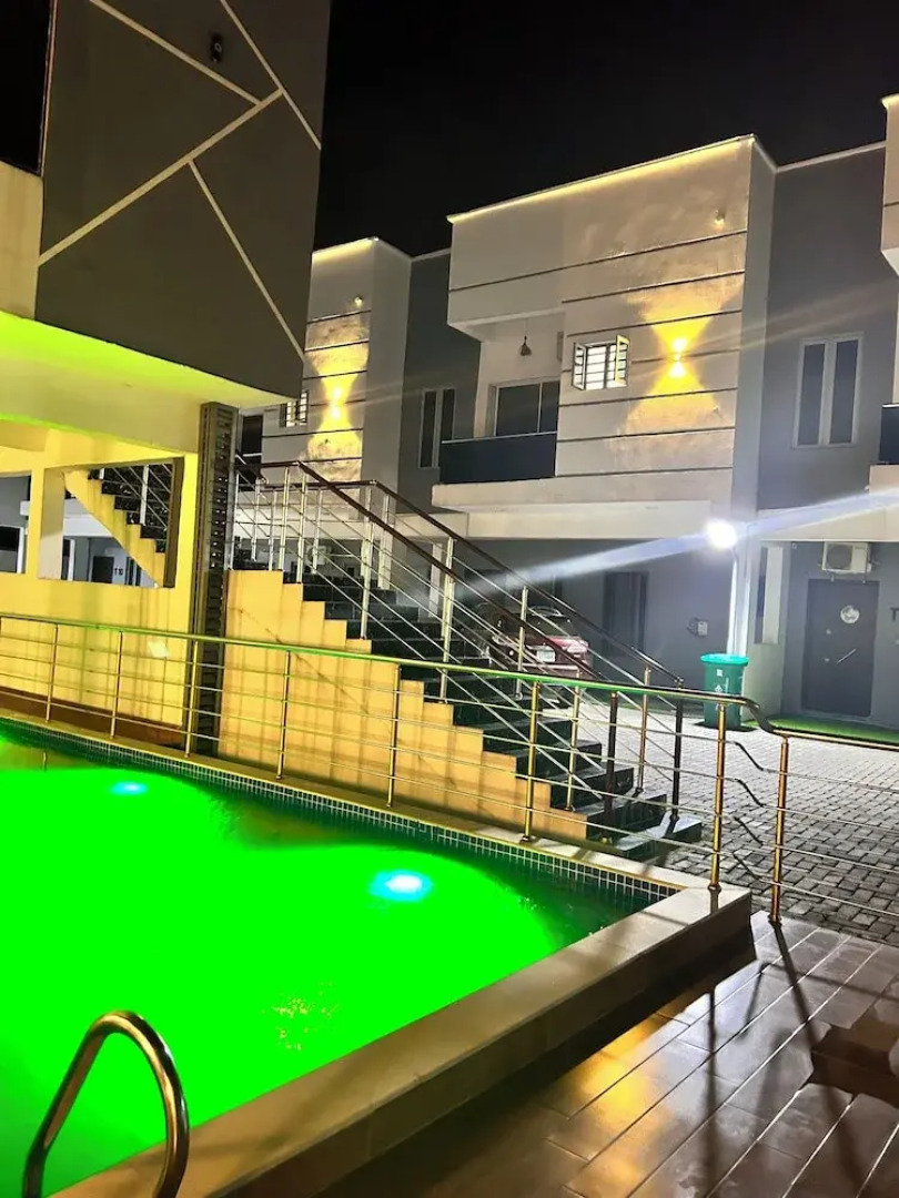 Luxury Shortlet Apartment LBS, AJAH