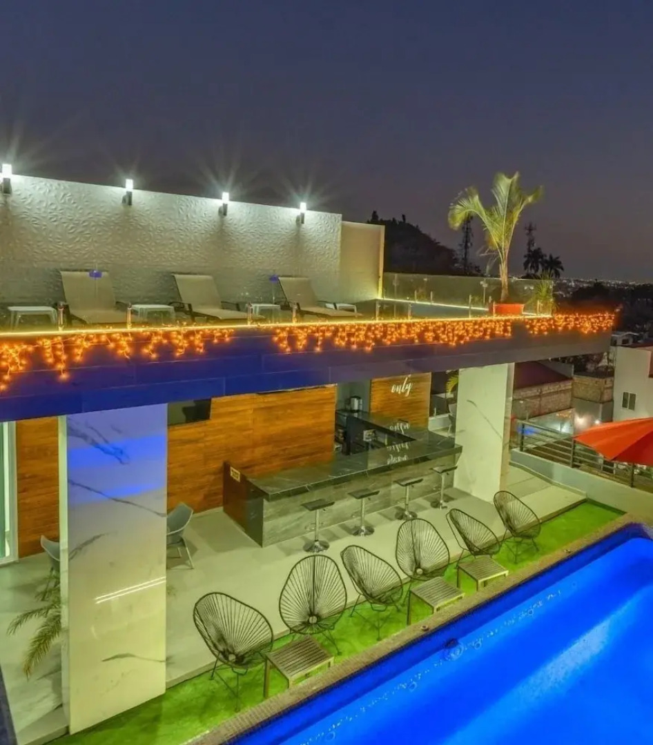 Loft with Pools and Rooftop Sky Bar