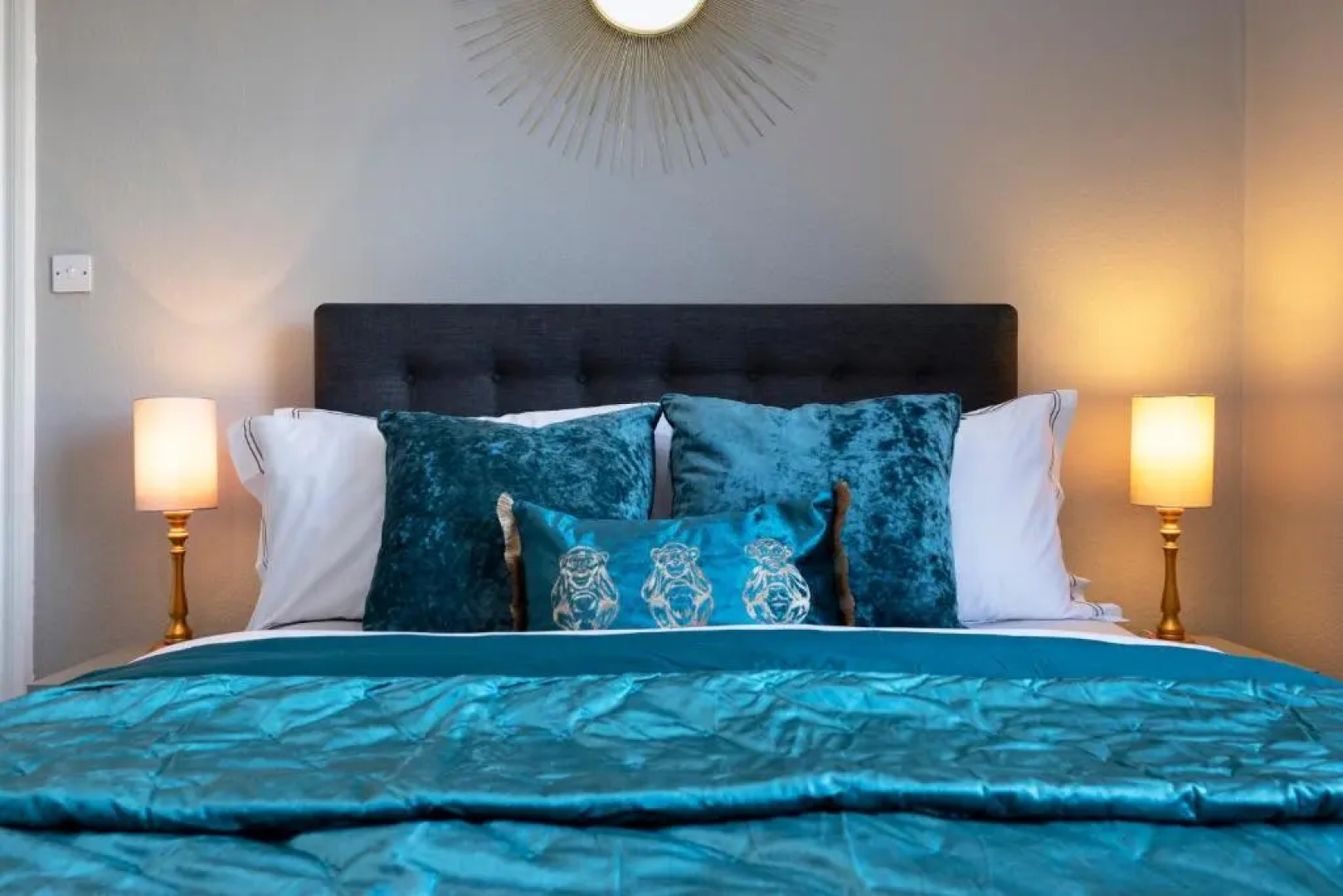 Stylish George Street Apartment