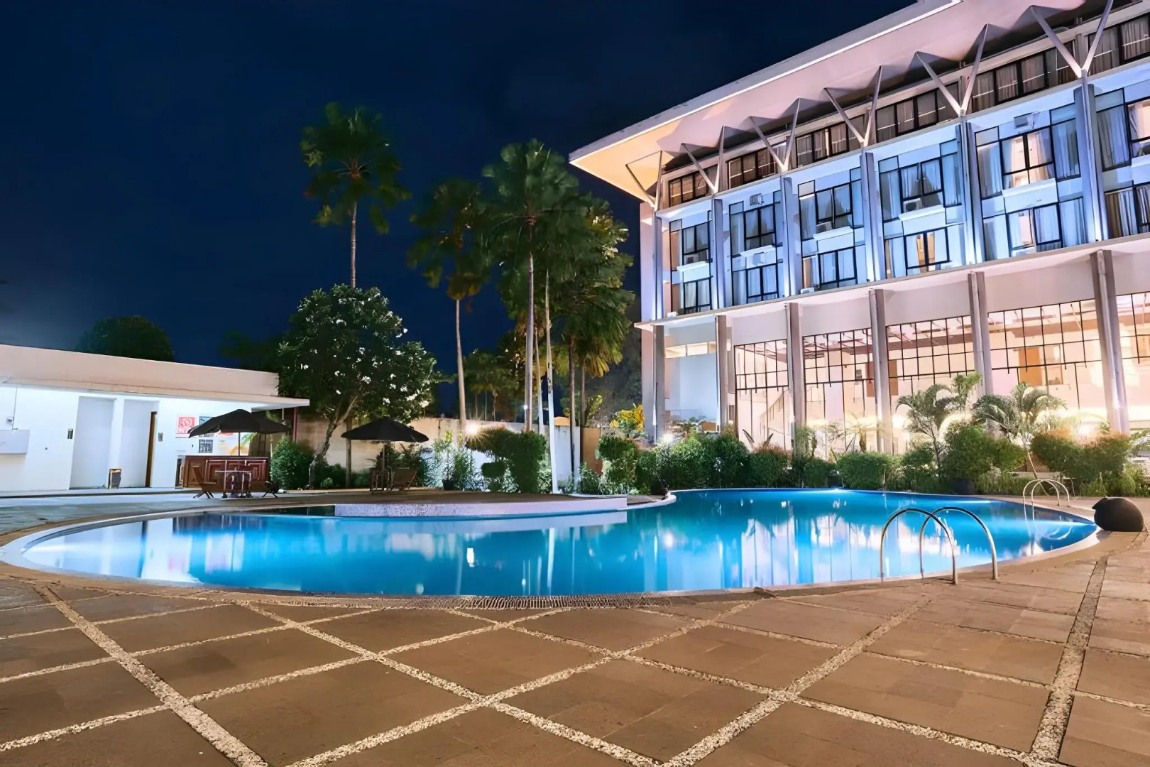 Horison Ultima Ratu Serang