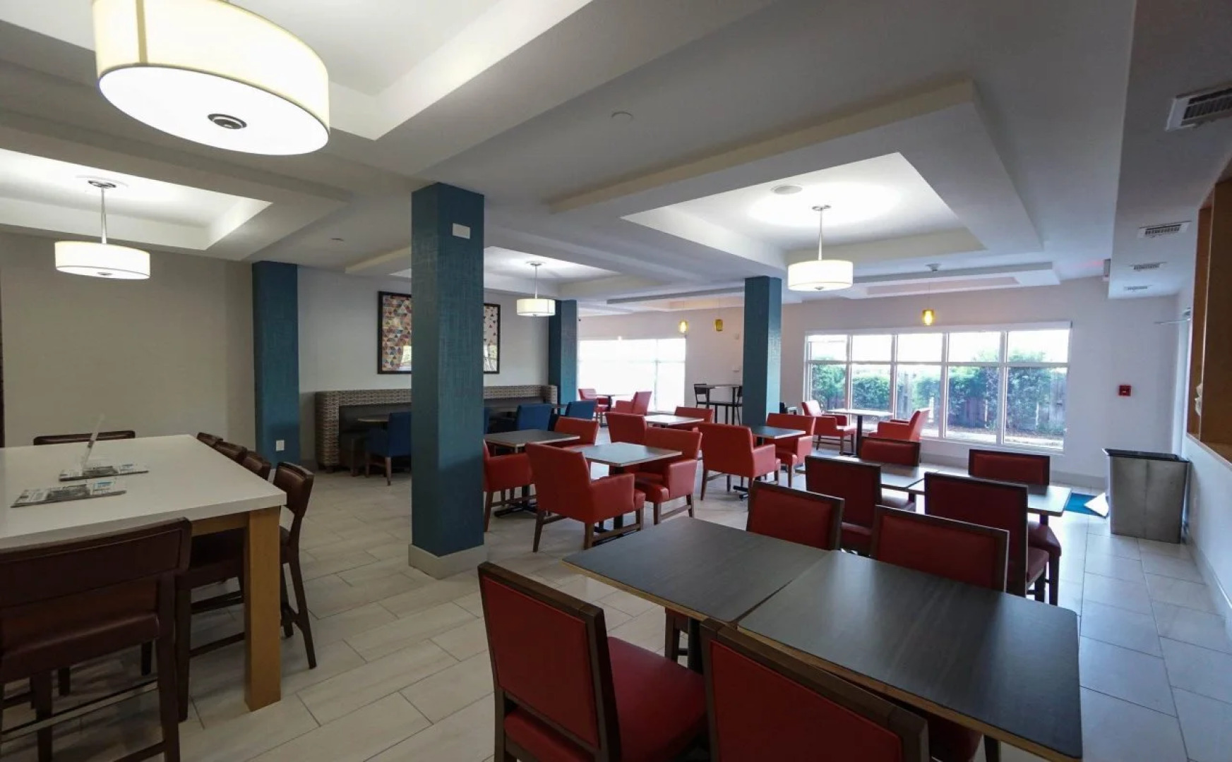 Holiday Inn Express and Suites Savannah - Midtown by IHG
