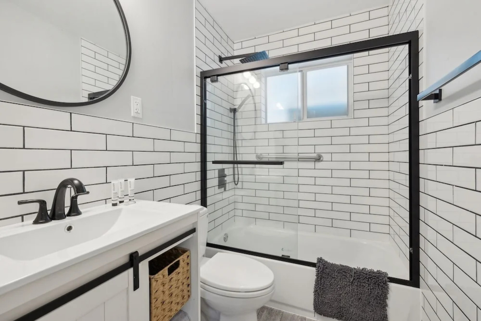 Private Villa With Pool And Sauna 5 Bedroom Home by RedAwning