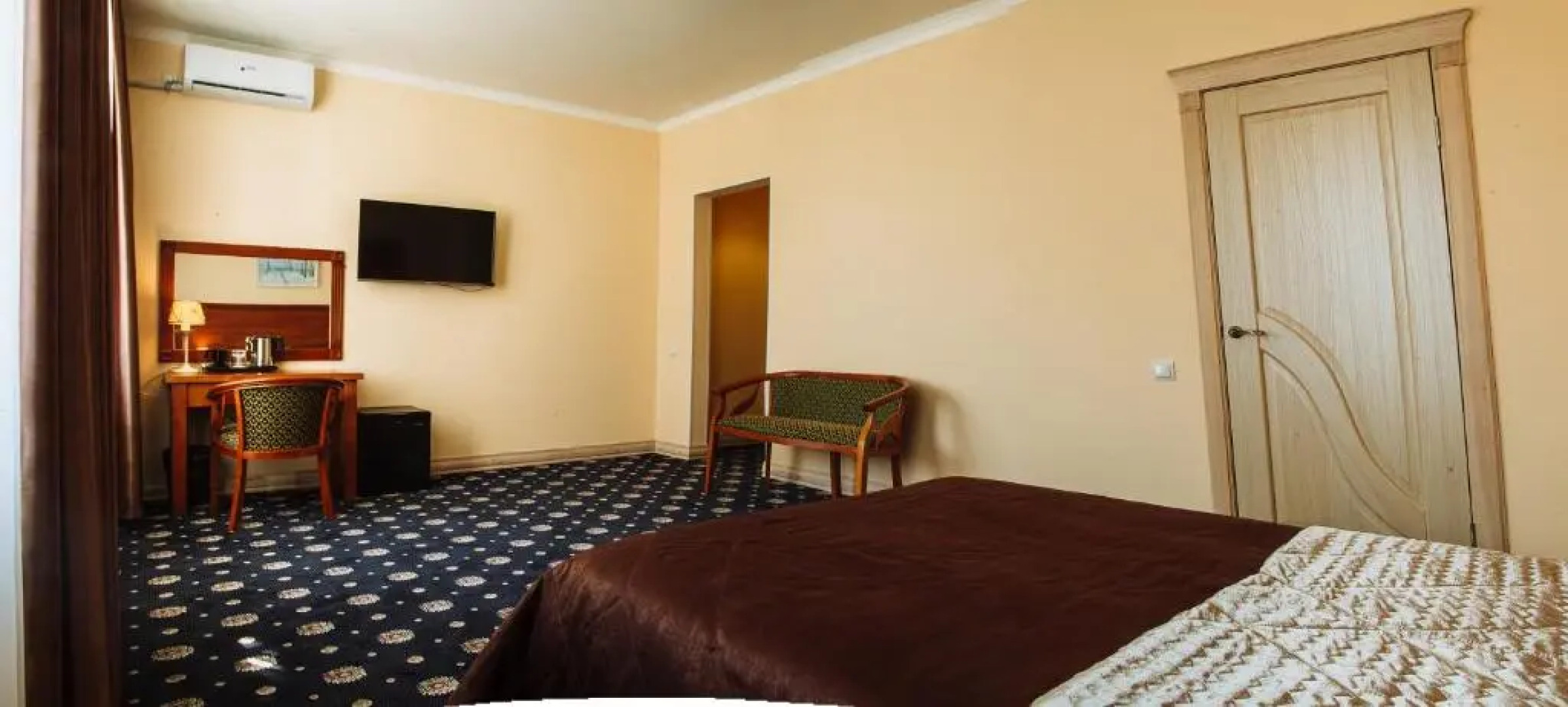 Otel'no-restorannyj kompleks Zlatogor