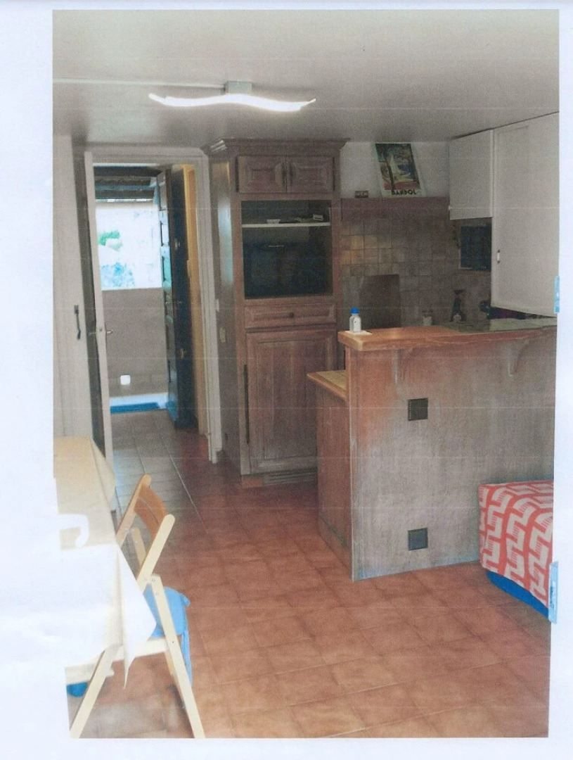 Apartment With one Bedroom in Bandol, With Furnished Terrace - 2 km From the Beach