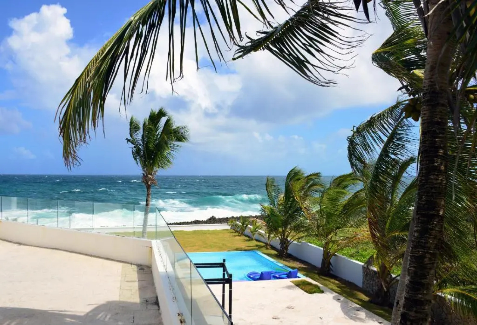 Villa Oceanfront Beach Access And Swim Pool Samana