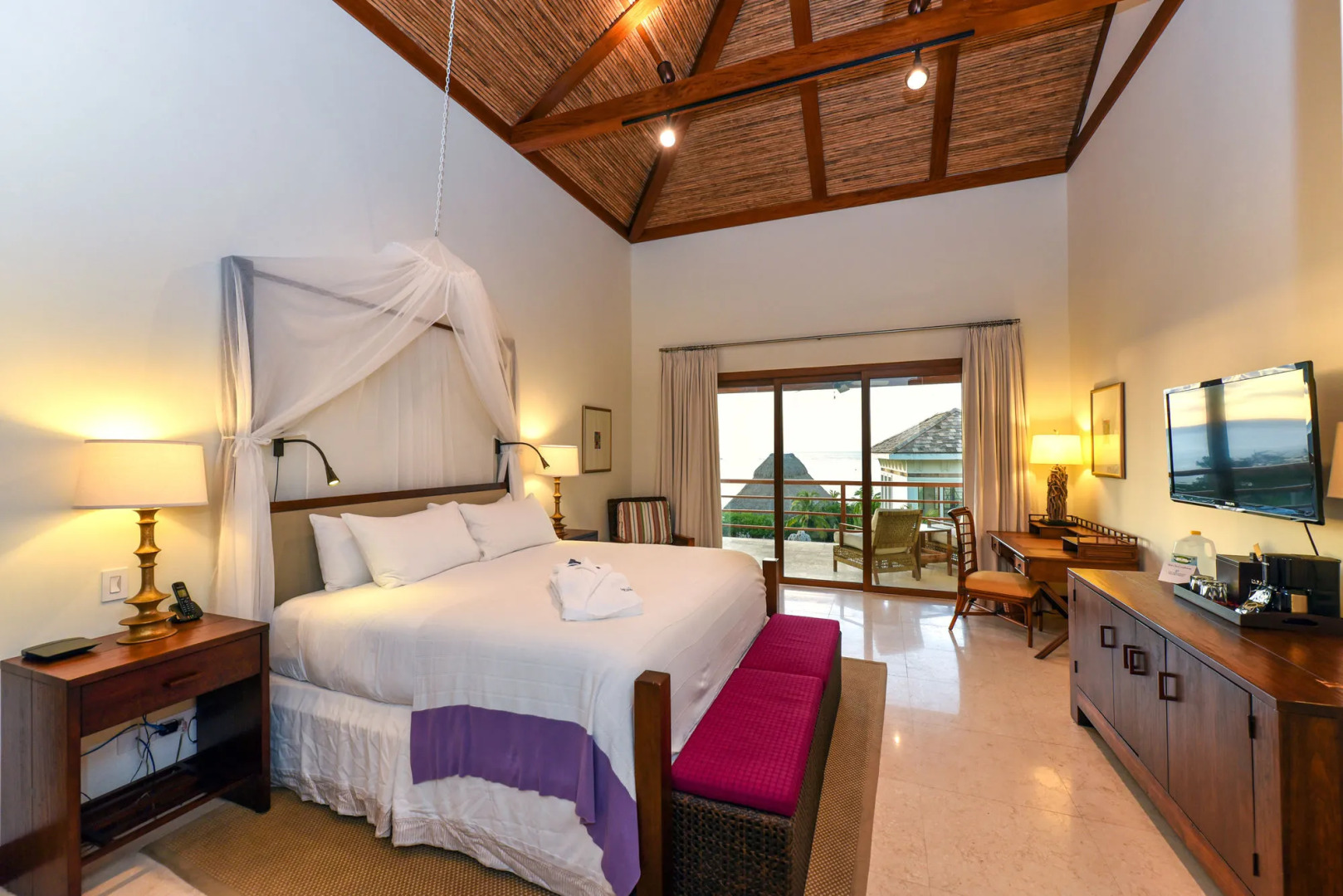 Las Verandas Hotel & Villas