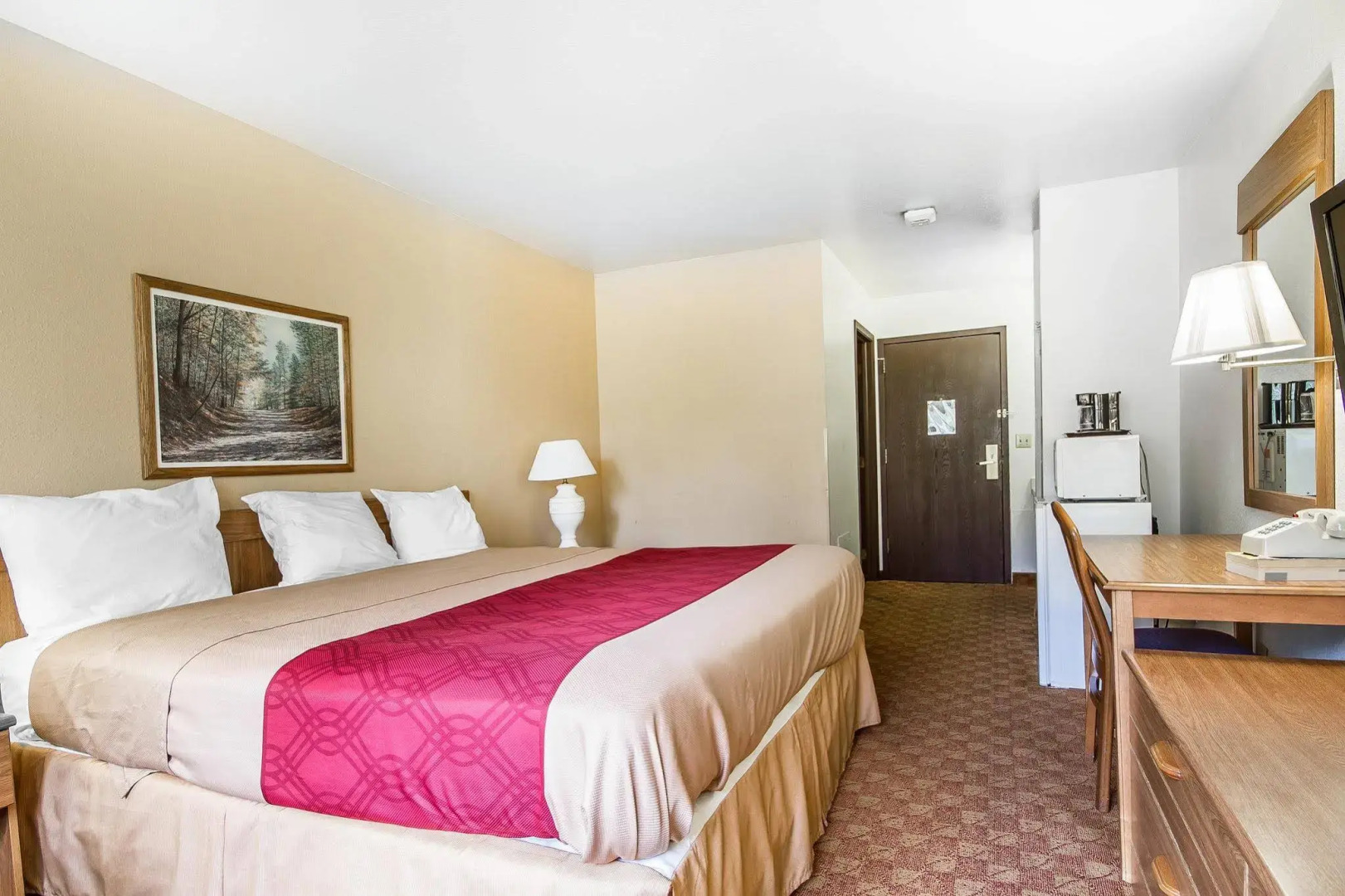 Rodeway Inn & Suites Madison East