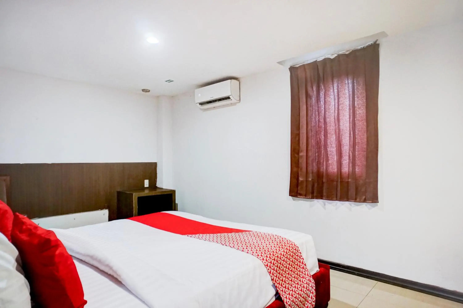 OYO 2574 Z Suites Hotel