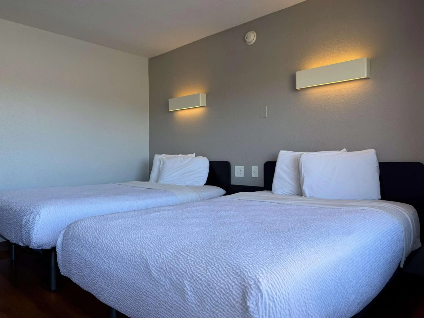 Motel 6 Simi Valley, CA