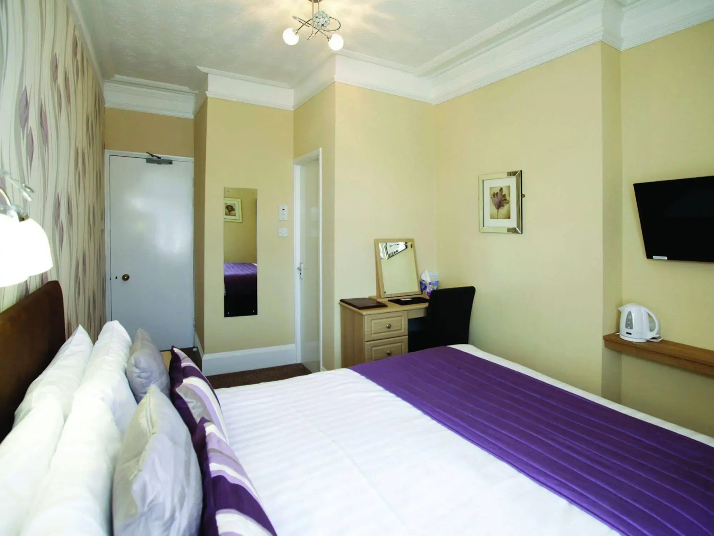 The Robin Hill Hotel